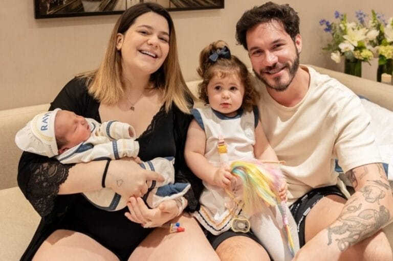 Viih Tube chora ao detalhar diagnóstico do filho: “Pode levar a óbito”