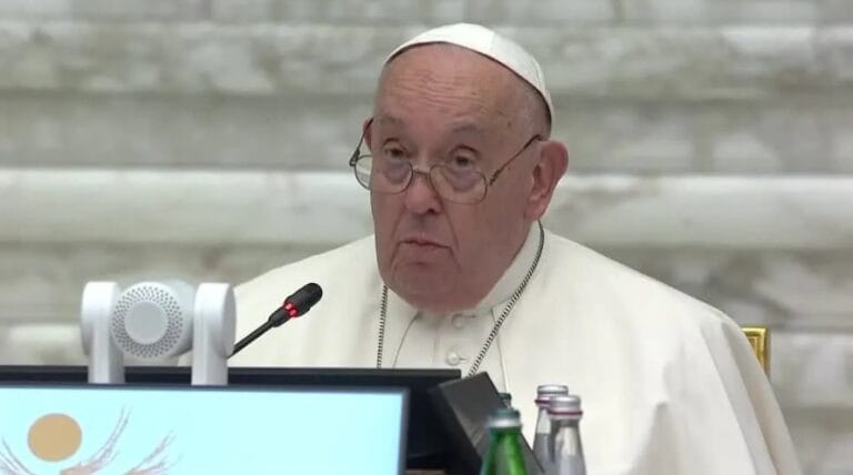 Vaticano diz que IA tem “sombra do mal” e pede supervisão rigorosa