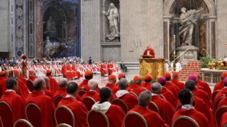 Dossiê secreto com “favoritos” circula antes da eleição para novo papa