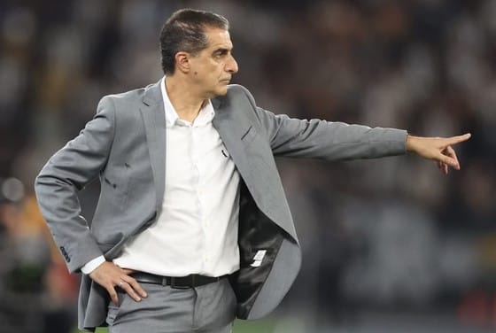 Após eliminação na Copa de Clubes, Renato Paiva é demitido do Botafogo