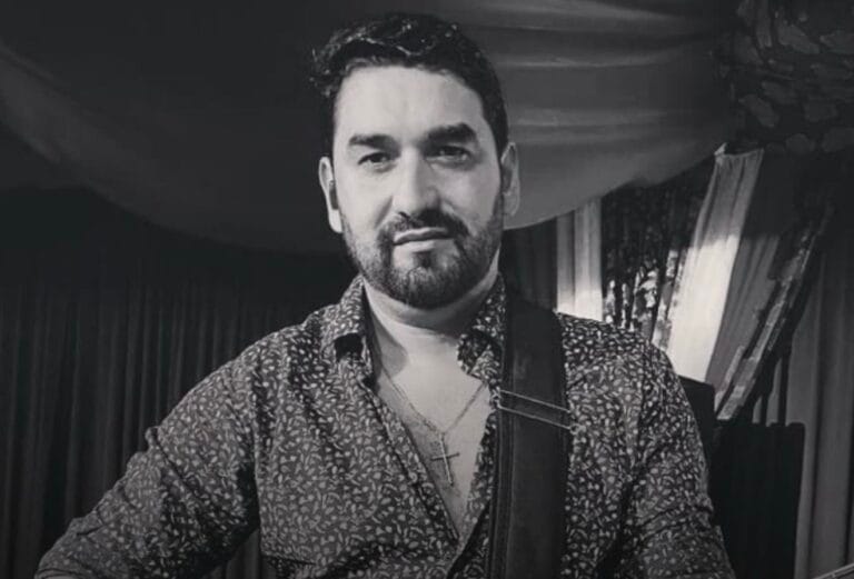 Cantor Gustavo Corrêa morre após grave acidente em São Paulo