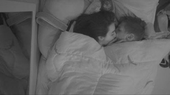 Jonas e Jordana movimentam edredom após festa e clima de romance marca madrugada no BBB 26