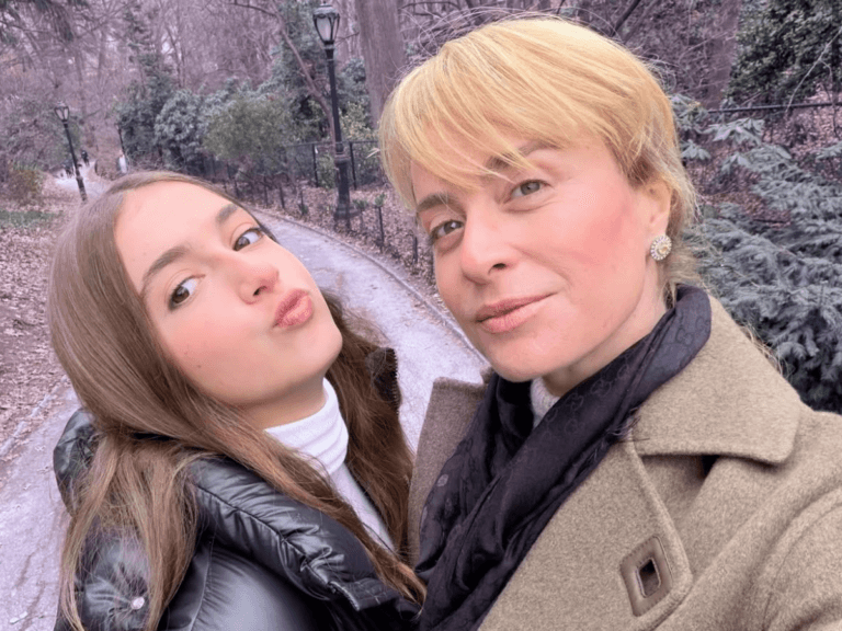 Angélica publica fotos de viagem com a filha Eva em Nova York