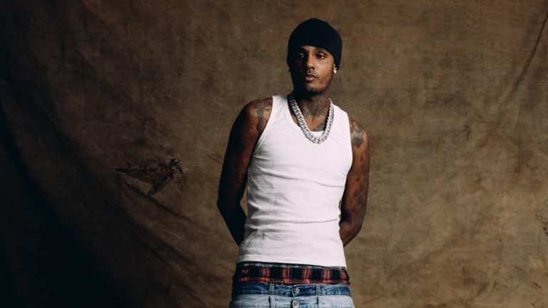 Rapper Derek lança “ARKANO” e mira reconexão com as raízes do rap