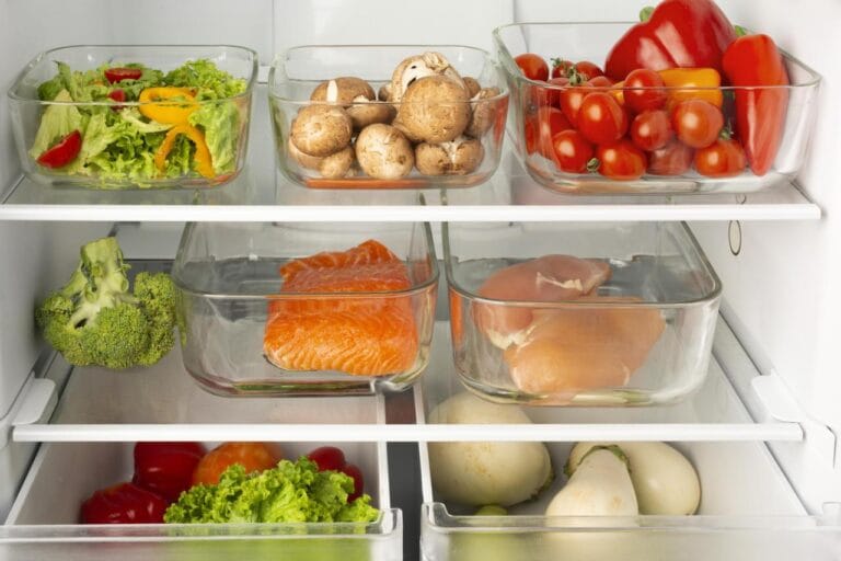Geladeira superlotada dificulta refrigeração e aumenta risco de contaminação alimentar