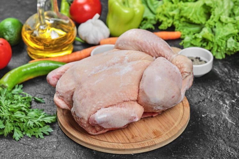 Um frango inteiro pode render cinco pratos e reduzir o desperdício na cozinha