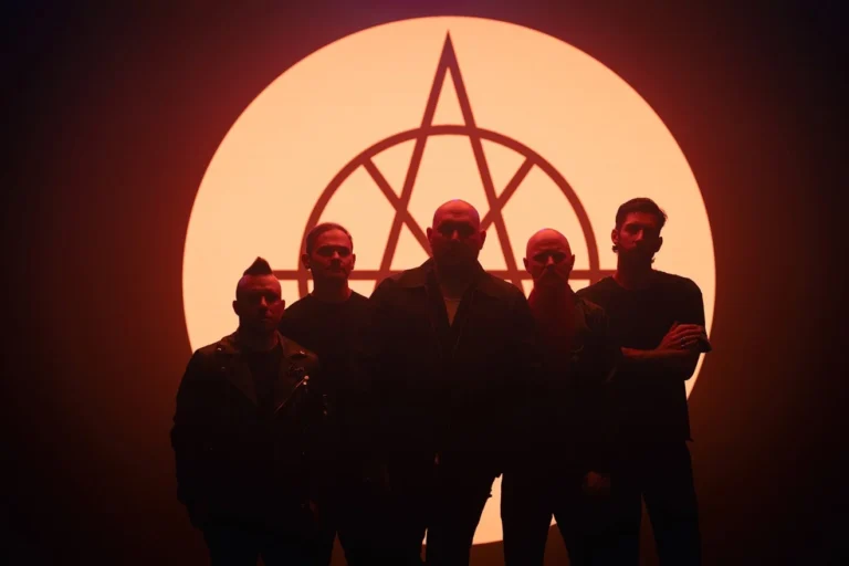 Atreyu lança “Children of Light” com Max Cavalera e confirma álbum para 24 de abril