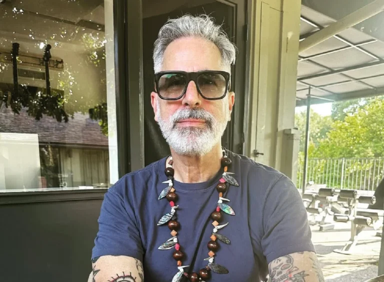 Brett Gurewitz aponta quatro álbuns essenciais da história do hardcore
