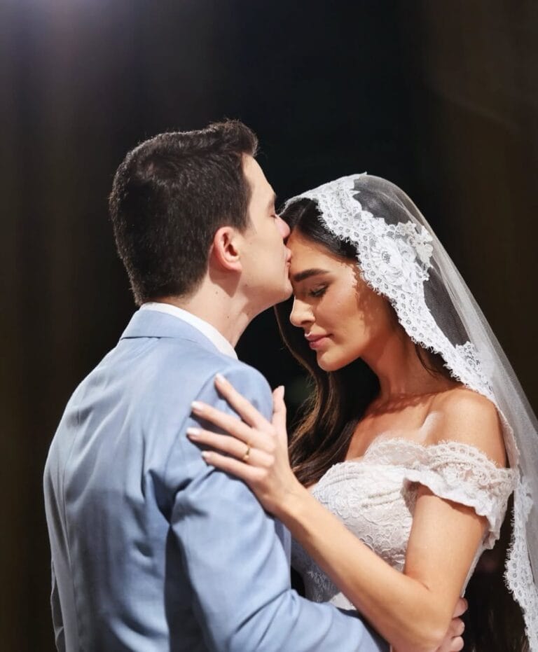Hugo, da dupla Hugo & Guilherme, dedica canção à esposa após perda do bebê