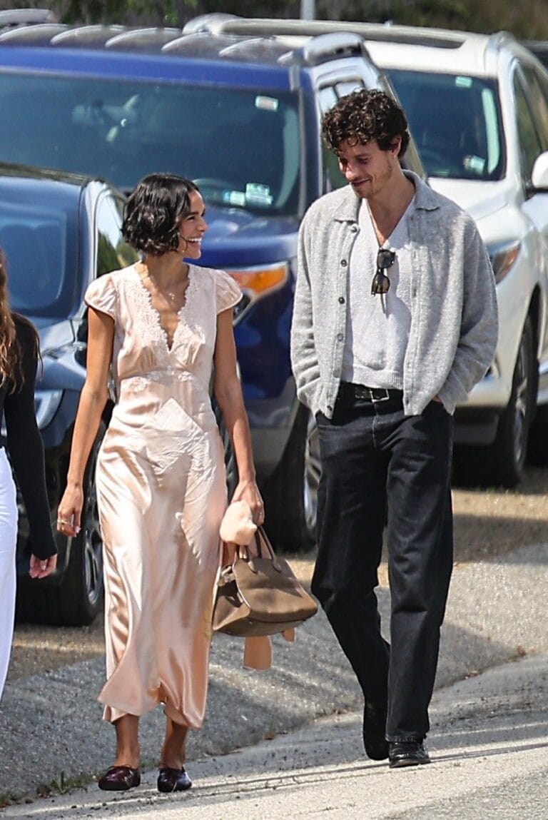 Bruna Marquezine e Shawn Mendes são flagrados em passeio a dois em Malibu