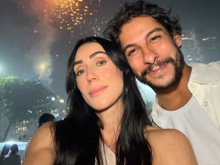 Michelle Barros e Shia Phoenix anunciam primeira gravidez nas redes sociais