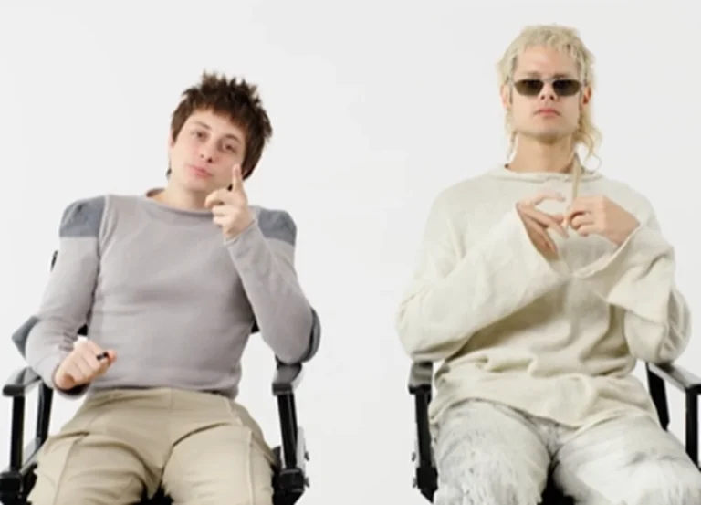 CA7RIEL & Paco Amoroso indicam discos que consideram “perfeitos” em entrevista à Pitchfork