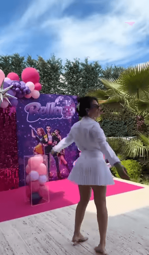 Georgina Rodríguez mostra aniversário íntimo de Bella Esmeralda em mansão de R$ 45 milhões