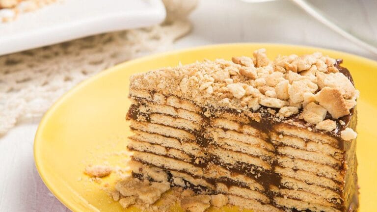 Torta de palha italiana vira sobremesa prática com poucos ingredientes