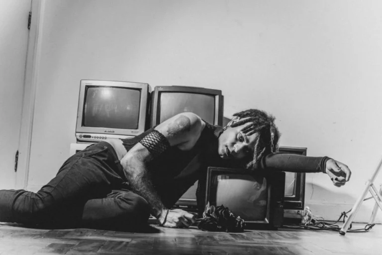 EGITOROCK apresenta EP “VIDA LÓKI” e mira primeiro álbum em 2026