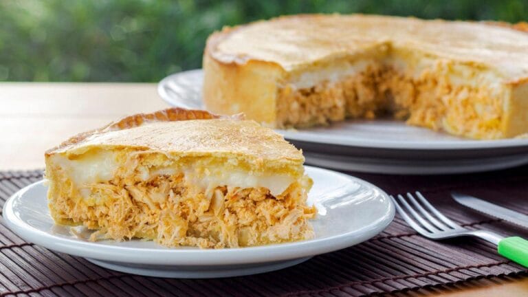 Ajustes simples evitam torta de frango seca, apontam especialistas em culinária