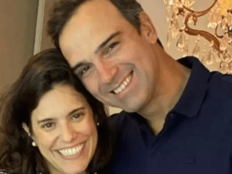 Tadeu Schmidt embarca em férias com a esposa após o BBB26 e fala em “viagem dos sonhos”