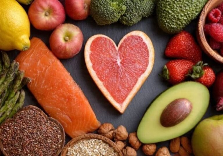 Estudo com 92 mil pessoas indica que dieta rica em vegetais reduz em 12% o risco de Alzheimer