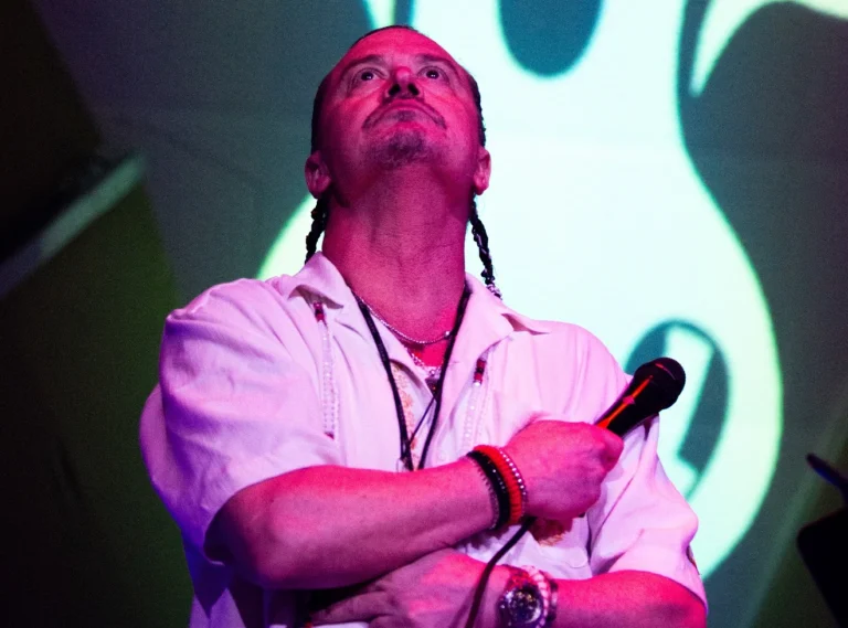 Mike Patton aponta cinco vocalistas que considera os maiores da história