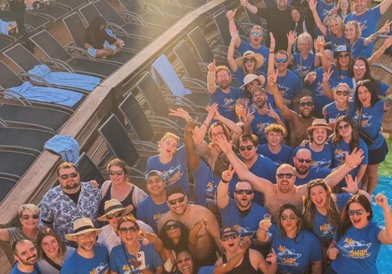Restaurante de Ohio fecha por alguns dias e leva equipe e clientes para cruzeiro nas Bahamas com tudo pago