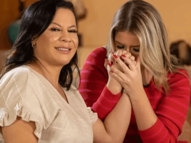 Às vésperas do Dia das Mães, Dona Ruth encontra fio de cabelo de Marília Mendonça