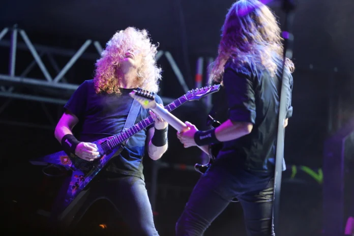 Dave Mustaine revela surpresa e apoio à decisão de Kiko Loureiro deixar o Megadeth