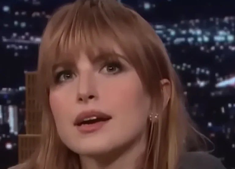 Hayley Williams conta que “Idiot Boyfriend”, de Jimmy Fallon, inspirou o Paramore