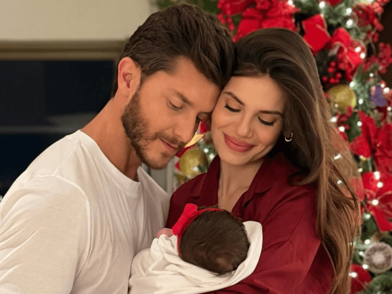 Camila Queiroz divulga fotos inéditas da filha Clara e faz declaração emocionante