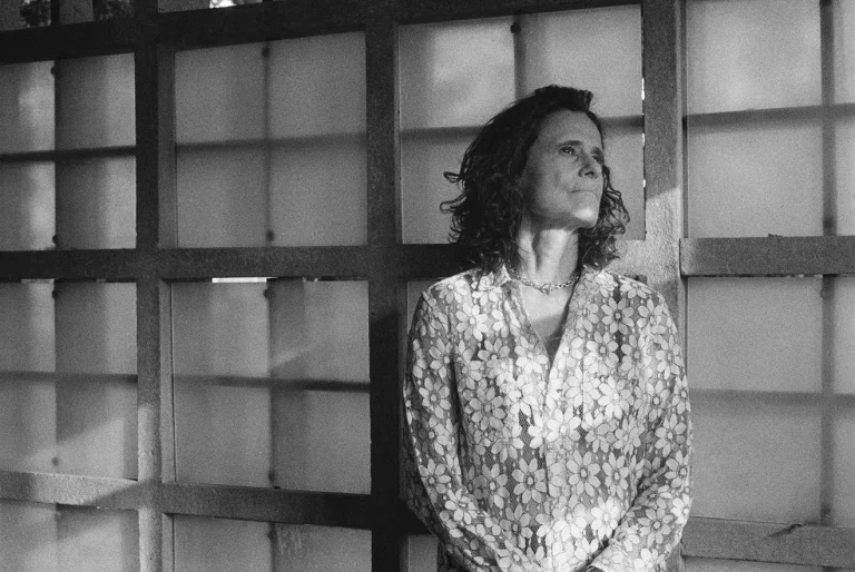 Zélia Duncan estreia single, coletivo Tijolo lança primeira faixa e LORENA apresenta nova canção