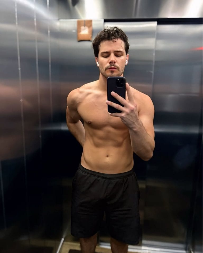Felipe Cavalliere detalha primeiro beijo e aval da família no namoro com Maiara