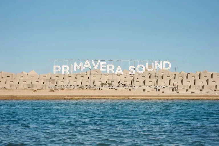 Sesc Pompeia ironiza line-up do Primavera Sound e alega “cópia” de oito atrações