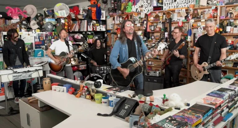 Foo Fighters faz estreia no Tiny Desk com repertório que mistura clássicos e faixas do novo álbum