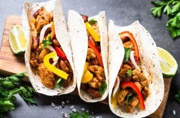 Receitas práticas de tacos, burritos e guacamole levam clima mexicano para casa