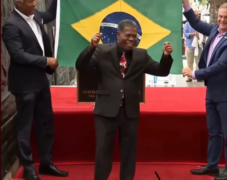 Paulinho da Costa torna-se o primeiro brasileiro a receber estrela na Calçada da Fama de Hollywood