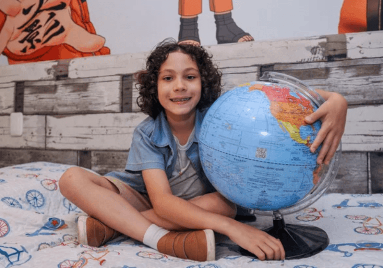 Aos 12 anos, brasileiro superdotado inicia aulas na faculdade de Biomedicina