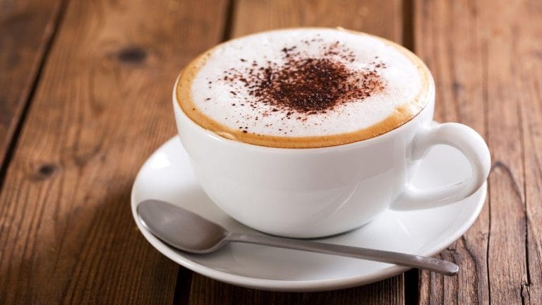 Cappuccino fit caseiro: aprenda a preparar versão com menos calorias e sem açúcar