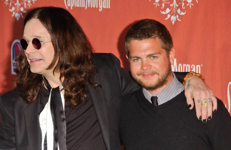 Jack Osbourne afirma que artistas devem “entreter e ficar calados” sobre política