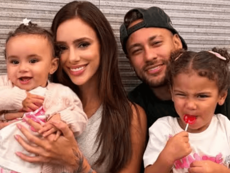 Convocado para a Copa, Neymar celebra com família; filhas aparecem em clima de festa