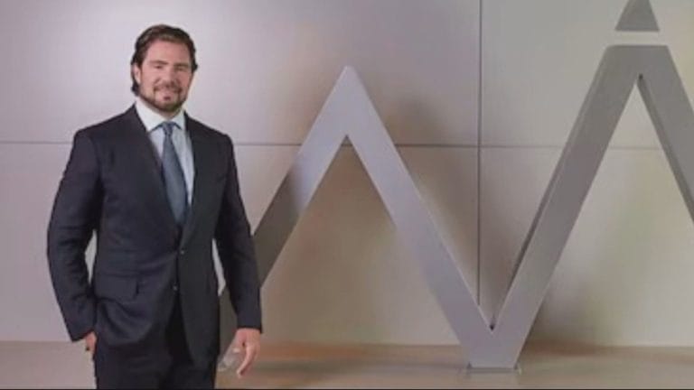 Alcolumbre rebate Veja e nega receber US$ 30 mi do Banco Master