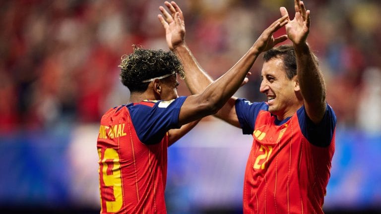 Aos 18 anos, Yamal marca na Copa e supera Messi em feito histórico