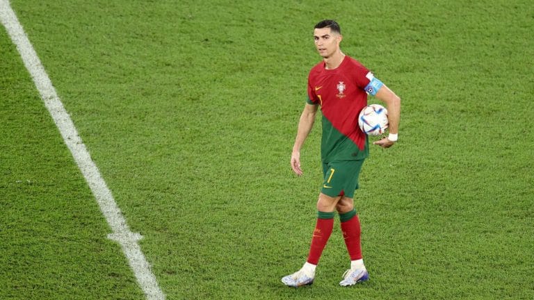 Aos 41 anos, Ronaldo faz história na 6ª Copa com Portugal nesta quarta