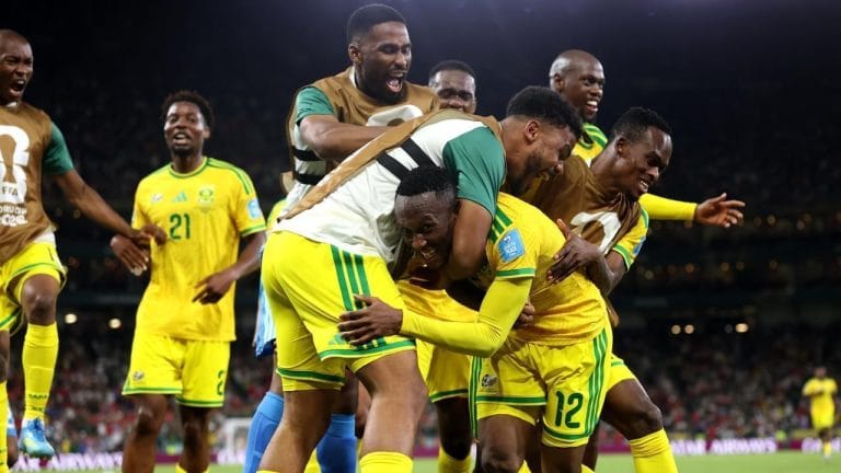Bósnia avança para as oitavas de final da Copa após vitória do Brasil