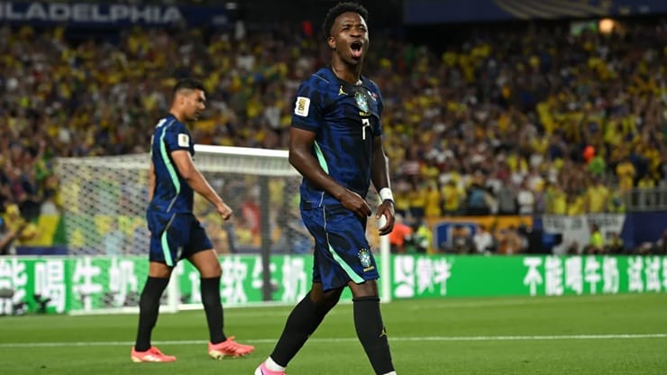 Brasil goleia Haiti e lidera grupo com 100% na Copa do Mundo