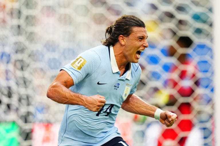 Cabo Verde faz história com primeiro gol em Copas e arranca empate com Uruguai