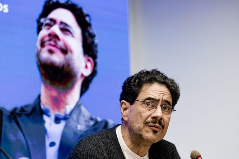 Candidato contesta 33 mil urnas após derrota apertada na Colômbia