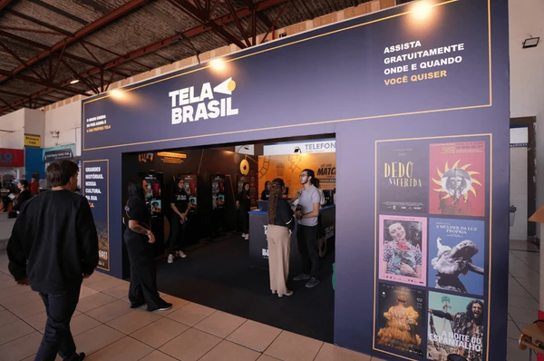 Cinema gratuito toma ruas de Salvador com projeções e streaming federal