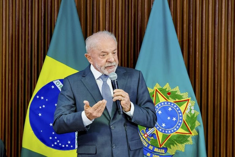 Datafolha: 54% acreditam que Flávio Bolsonaro influenciou decisão dos EUA sobre facções