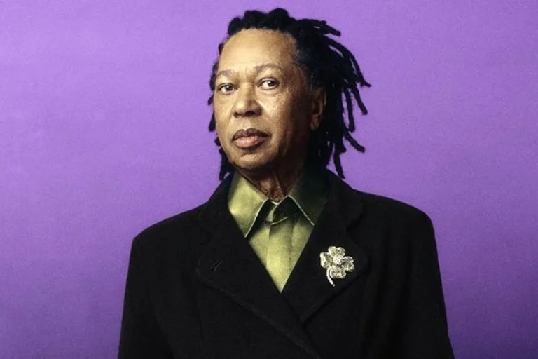 Djavan fala sobre seu estilo e rejeita a pressão das redes sociais