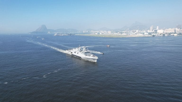 Governo investe em IA para monitorar área rica em petróleo e minerais no mar
