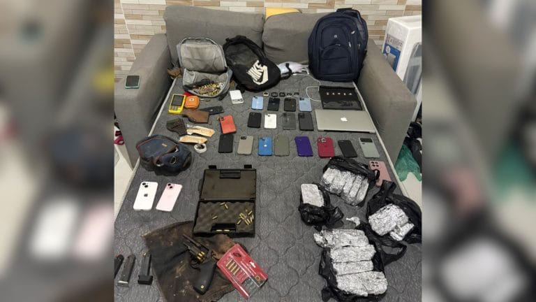 Homem é preso em Guarulhos após usar máscaras de Messi e Kanye West em crimes